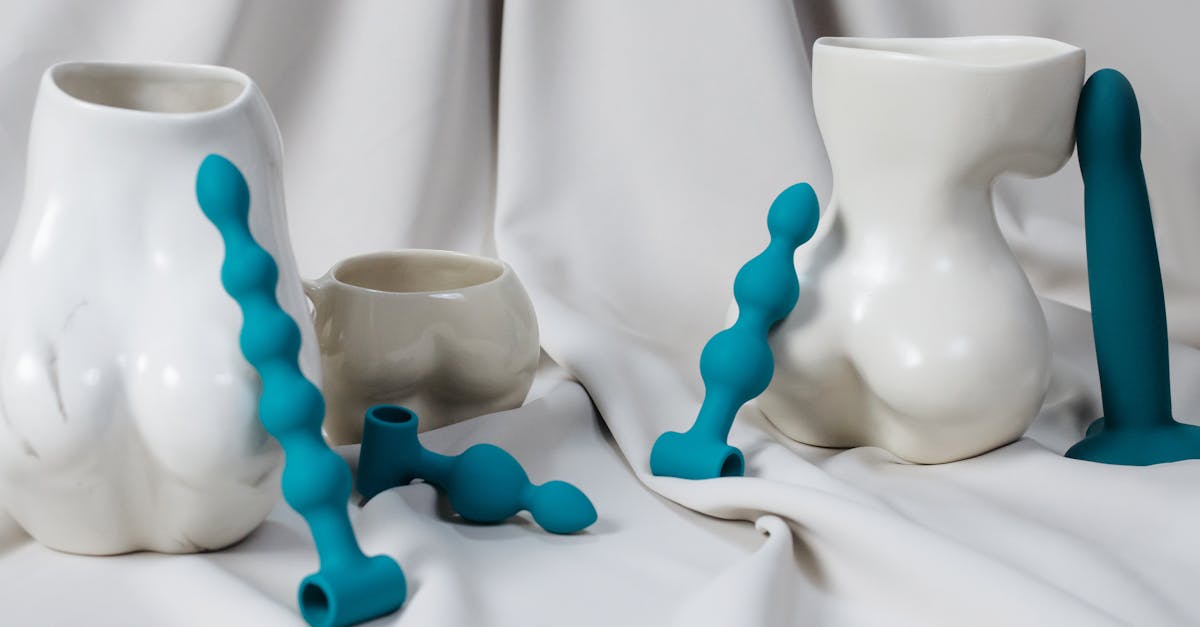découvrez notre vaste sélection de dildos de haute qualité pour enrichir votre expérience intime. que vous soyez à la recherche de textures innovantes, de formes variées ou de fonctionnalités spéciales, trouvez le plaisir qui vous correspond. explorez sans tabous et laissez libre cours à vos fantasmes.