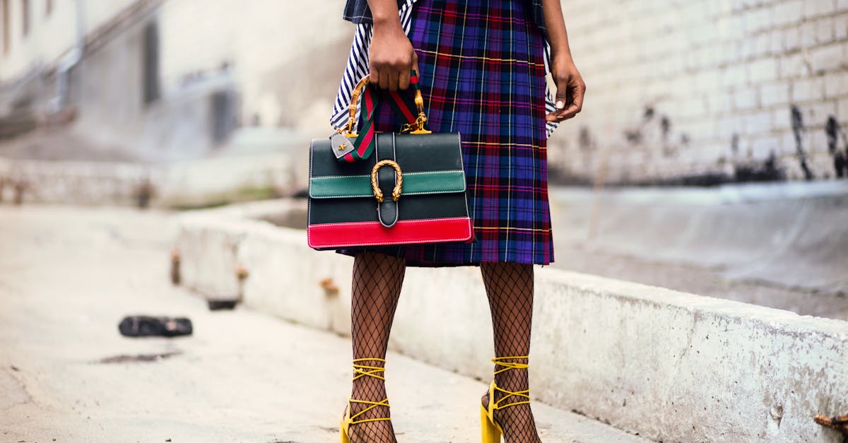 découvrez les dernières tendances de la mode avec notre sélection exclusive de vêtements et d'accessoires. explorez des styles variés, des conseils de mode inspirants et des astuces pour affirmer votre personnalité à travers votre garde-robe. restez à la pointe de la fashion!