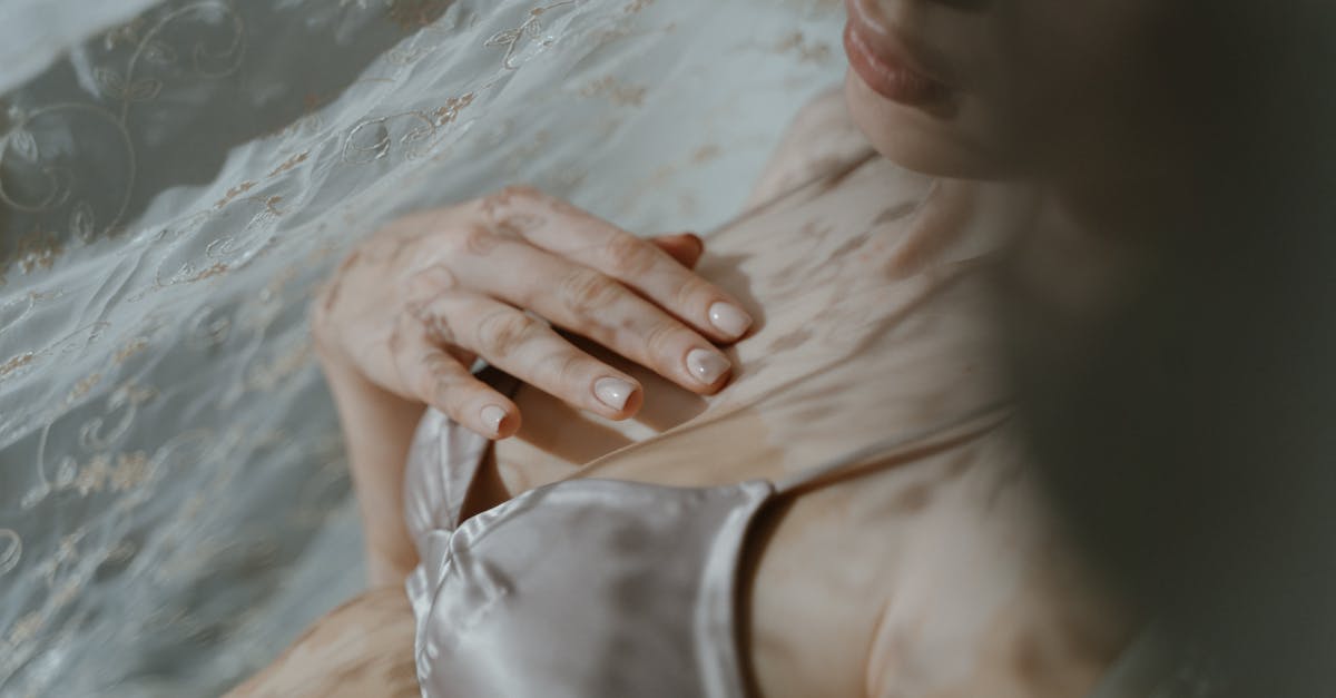 découvrez notre collection de lingerie sexy, alliant élégance et sensualité. mettez en valeur votre charme avec des ensembles raffinés et osés qui feront chavirer tous les cœurs. trouvez le bonheur dans chaque détail et révélez la femme séduisante en vous.