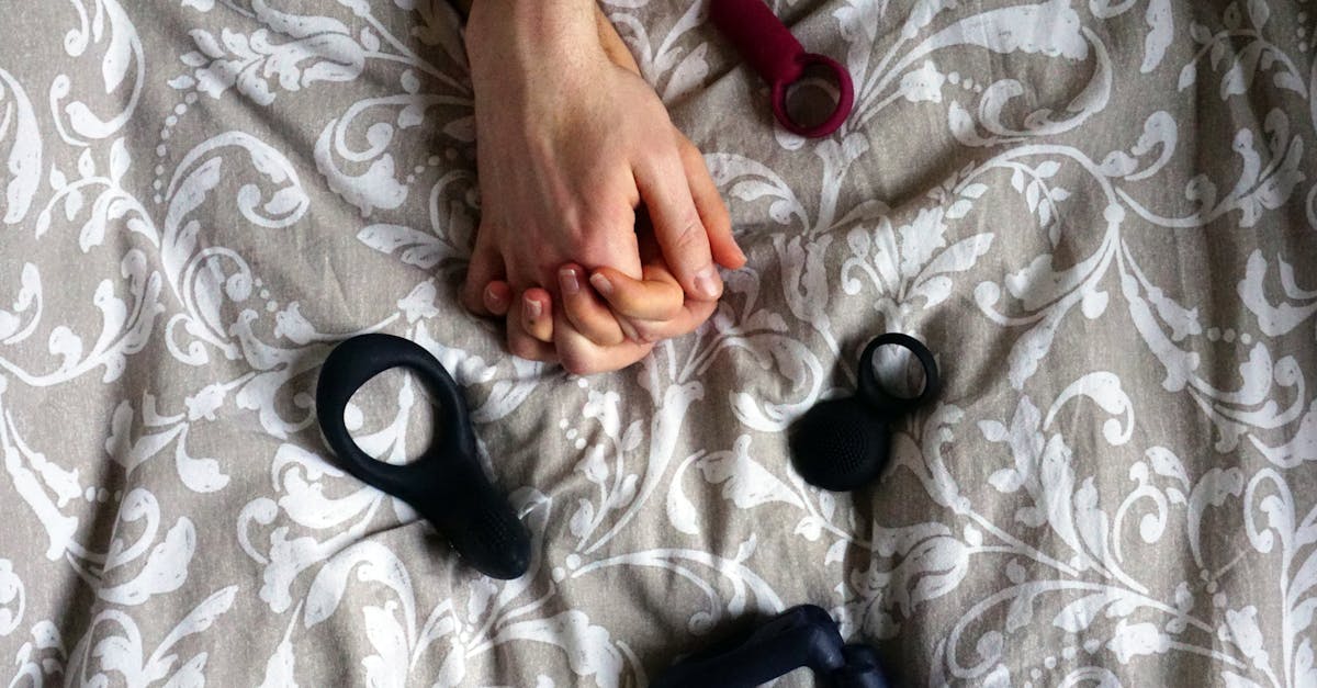 découvrez tout sur les sex toys connectés : innovations, fonctionnalités intelligentes, et conseils pour choisir l'appareil idéal afin d'améliorer votre plaisir en solo ou en couple.
