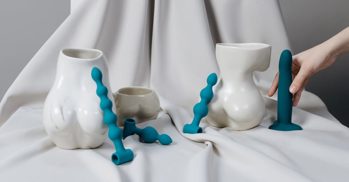 découvrez tout ce qu'il faut savoir sur les dildos : utilisations, conseils d'achat, sécurité et recommandations pour une expérience intime satisfaisante et en toute confiance.