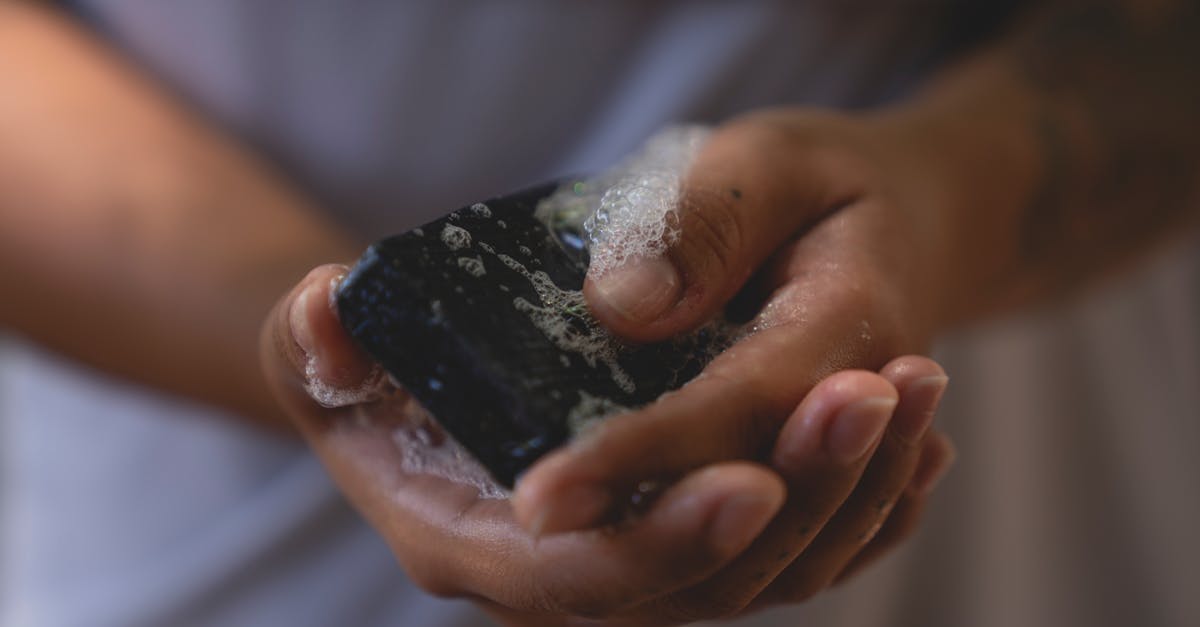 découvrez notre lubrifiant intime, conçu pour améliorer le confort et le plaisir lors de vos moments d’intimité. formule douce, compatible avec les préservatifs, pour une expérience sensuelle en toute sécurité.