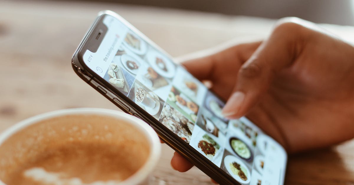 découvrez le concept de l’orgasme connecté : explorez les innovations technologiques qui révolutionnent l’intimité en ligne et les relations à distance, pour une expérience sensorielle unique et interactive.