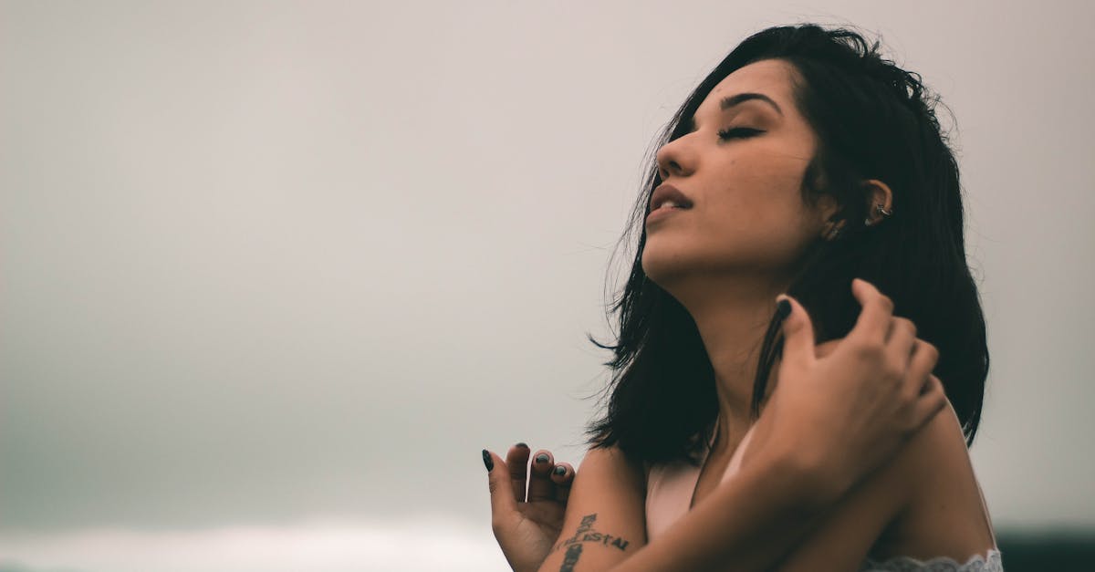découvrez un univers érotique où sensualité et passion se mêlent pour éveiller vos sens et stimuler votre imagination.