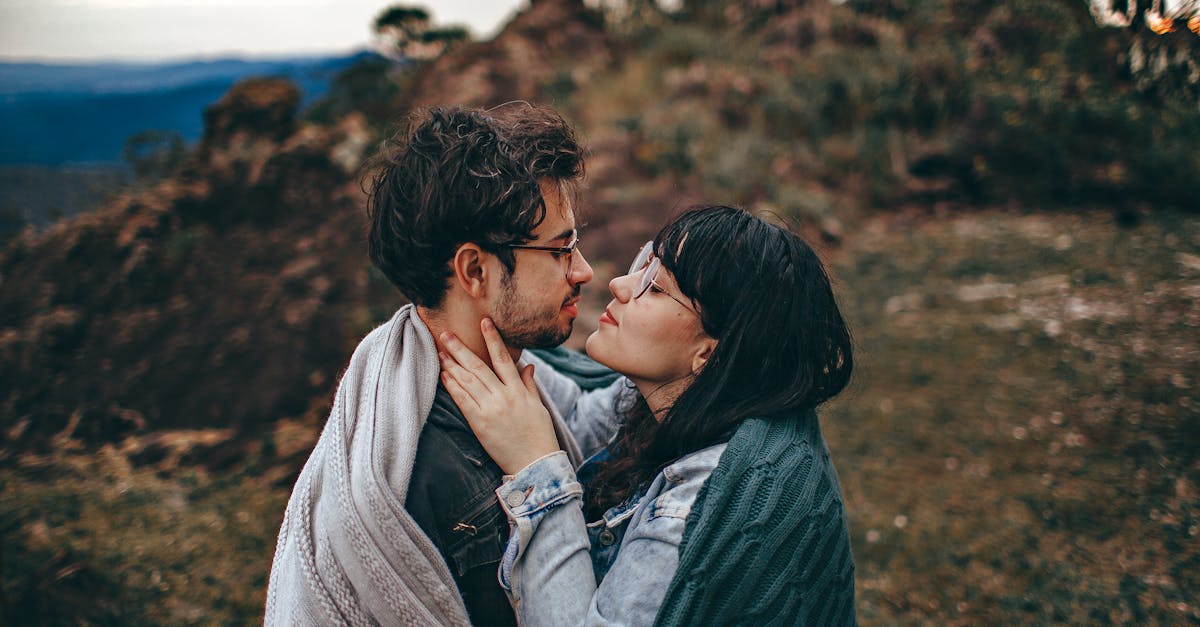 découvrez ce qu'est l'intimité, ses différentes formes et son importance dans les relations humaines pour développer des liens profonds et authentiques.