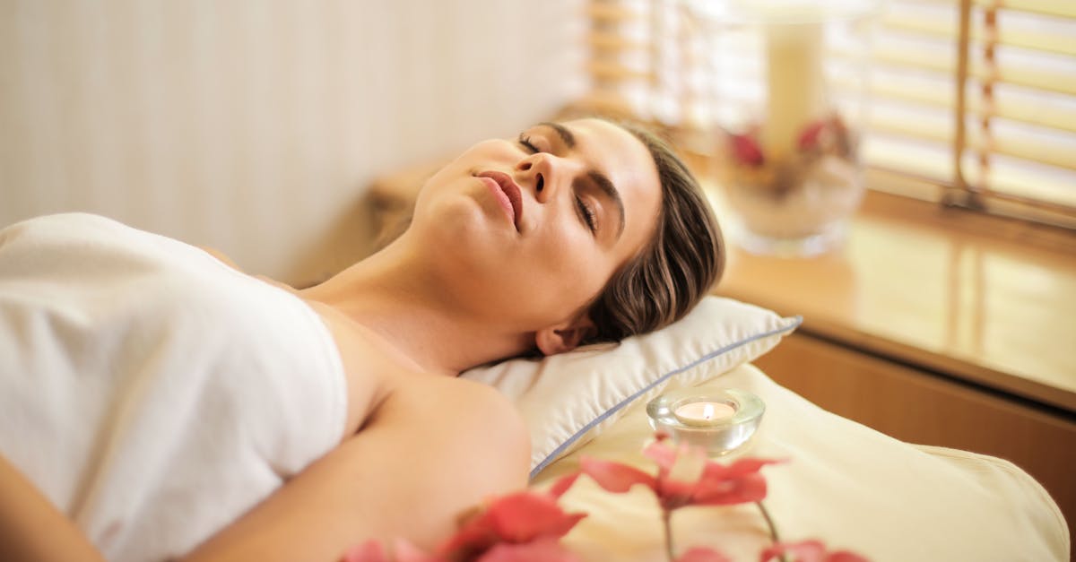 découvrez l’expérience unique des bougies de massage sensuelles : une façon douce et parfumée de détendre le corps et d’éveiller les sens lors de moments intimes.