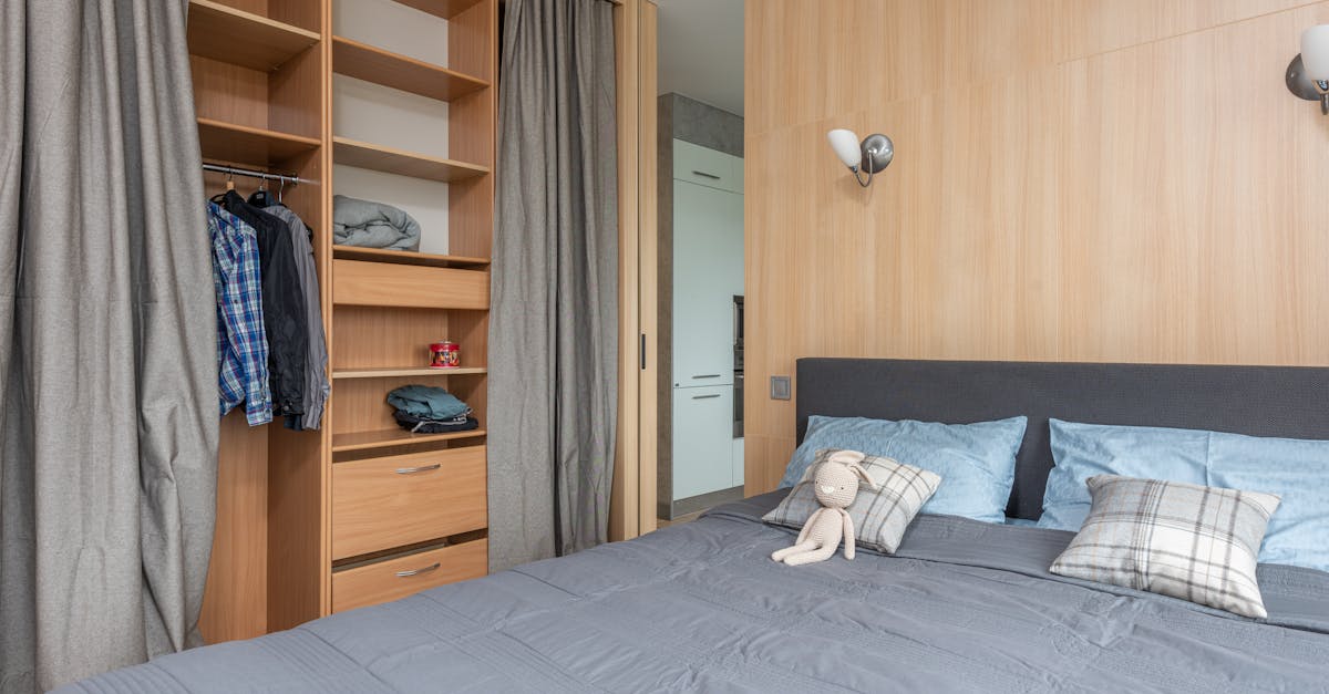 découvrez nos solutions de rangement pour sex toys : boîtes discrètes, pochettes imperméables et coffrets sécurisés pour garder vos accessoires intimes à l’abri des regards et parfaitement protégés.